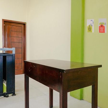 Zulfina Homestay Syariah Mitra Reddoorz Banyuwangi (East Java) Exterior foto