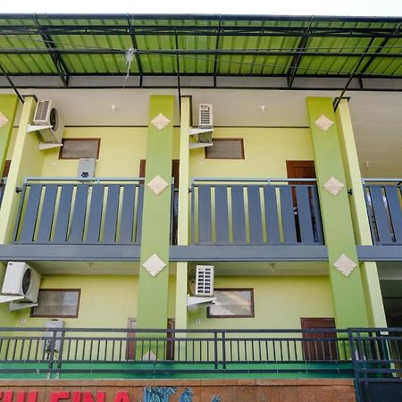Zulfina Homestay Syariah Mitra Reddoorz Banyuwangi (East Java) Exterior foto
