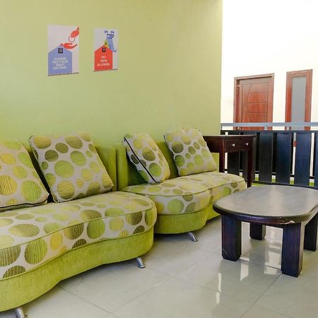 Zulfina Homestay Syariah Mitra Reddoorz Banyuwangi (East Java) Exterior foto