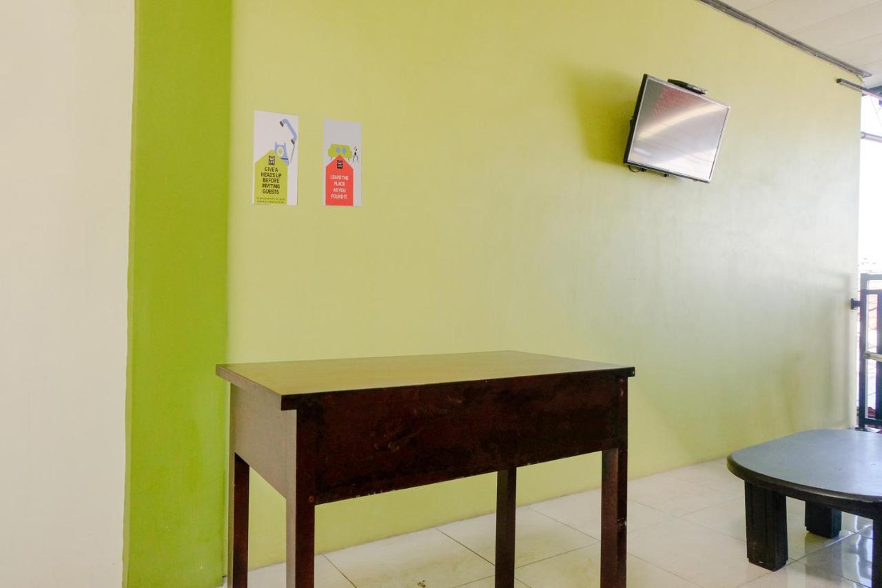 Zulfina Homestay Syariah Mitra Reddoorz Banyuwangi (East Java) Exterior foto