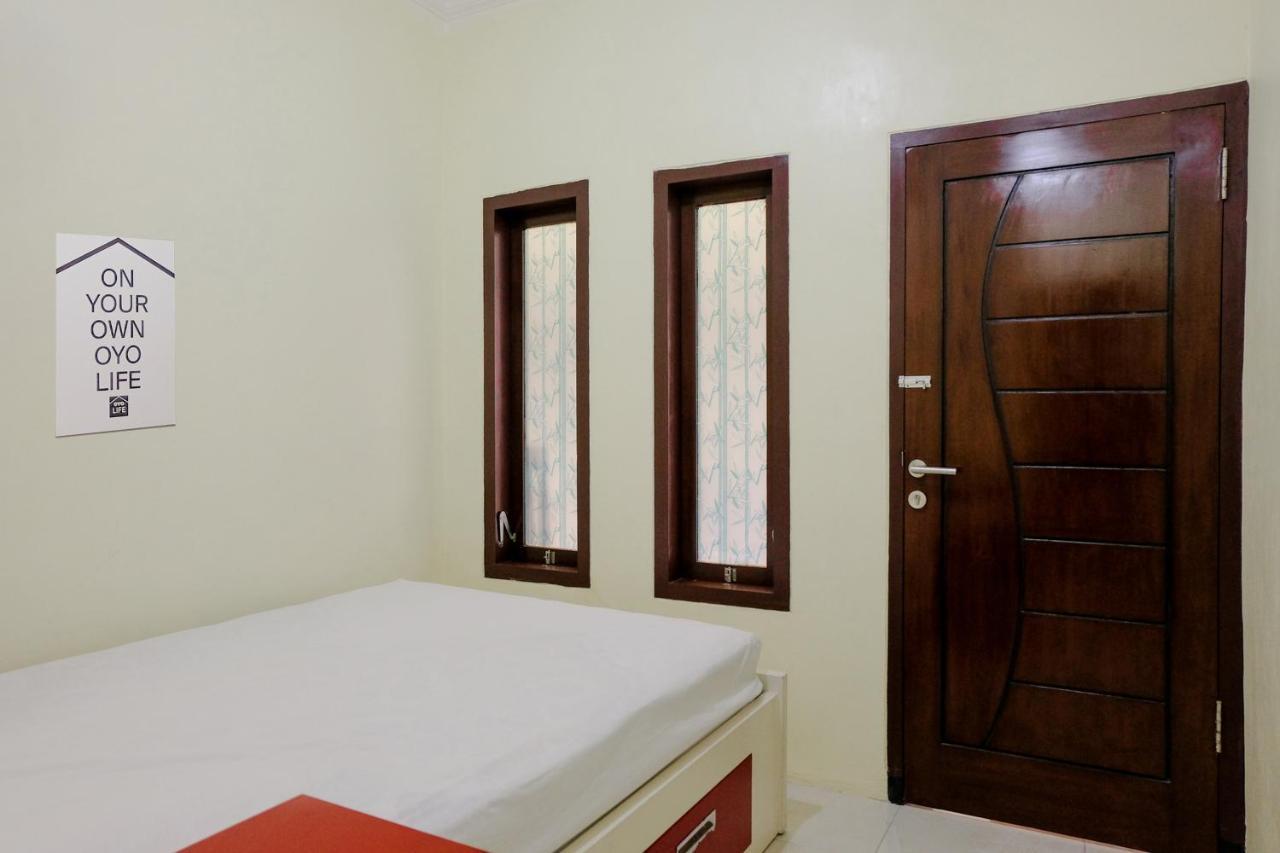 Zulfina Homestay Syariah Mitra Reddoorz Banyuwangi (East Java) Exterior foto